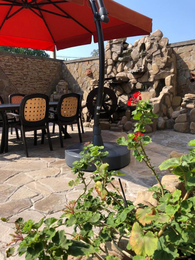 Гостевой Дом Siella Hotel Sukhumi Exterior foto