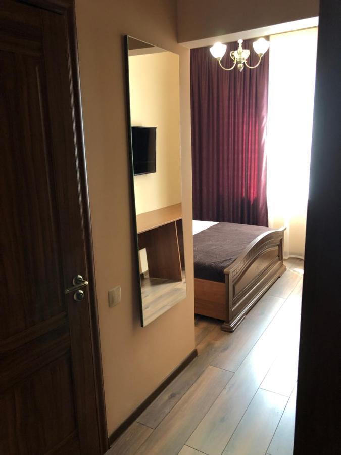 Гостевой Дом Siella Hotel Sukhumi Exterior foto