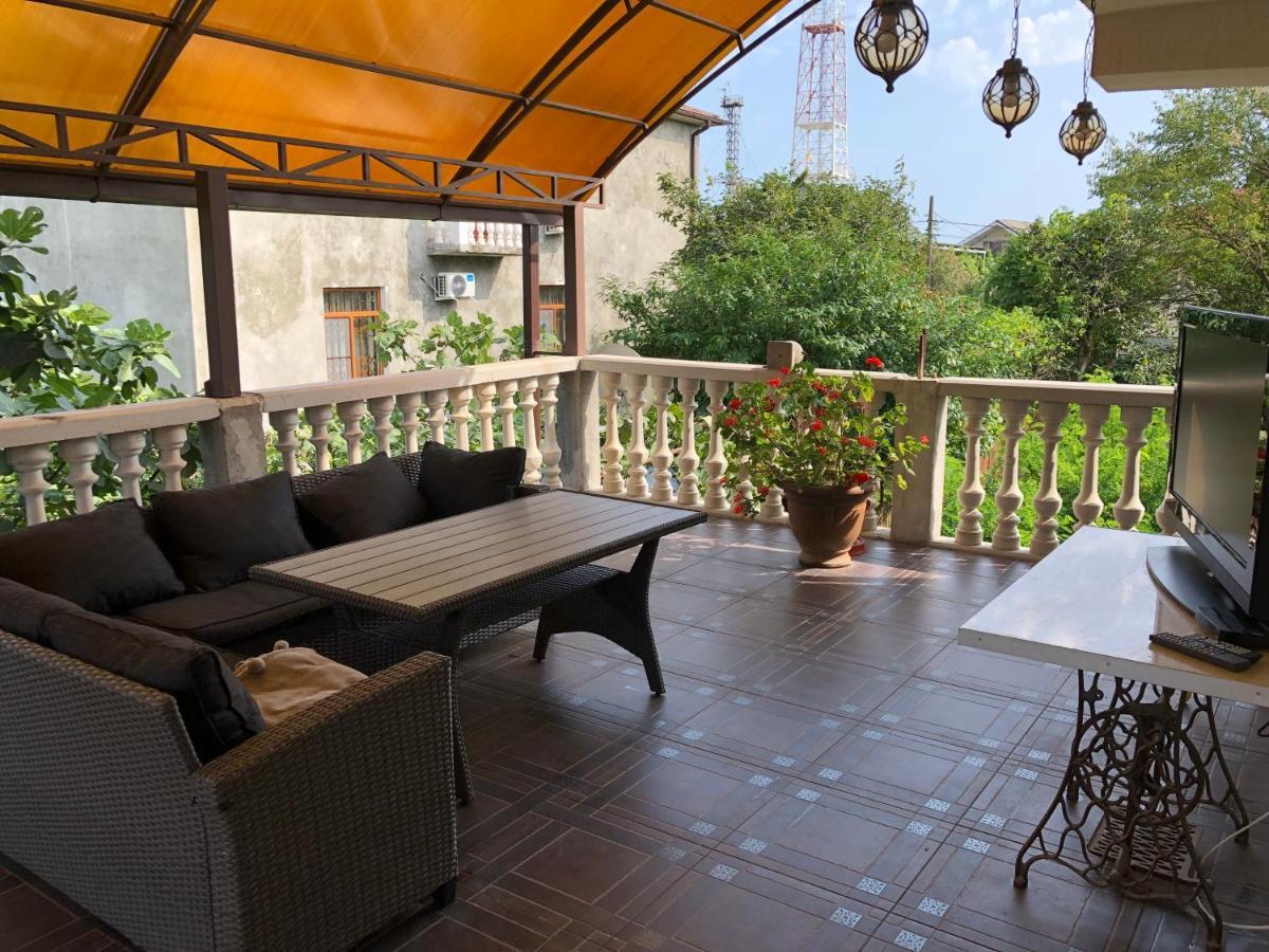 Гостевой Дом Siella Hotel Sukhumi Exterior foto