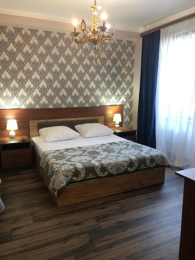 Гостевой Дом Siella Hotel Sukhumi Exterior foto