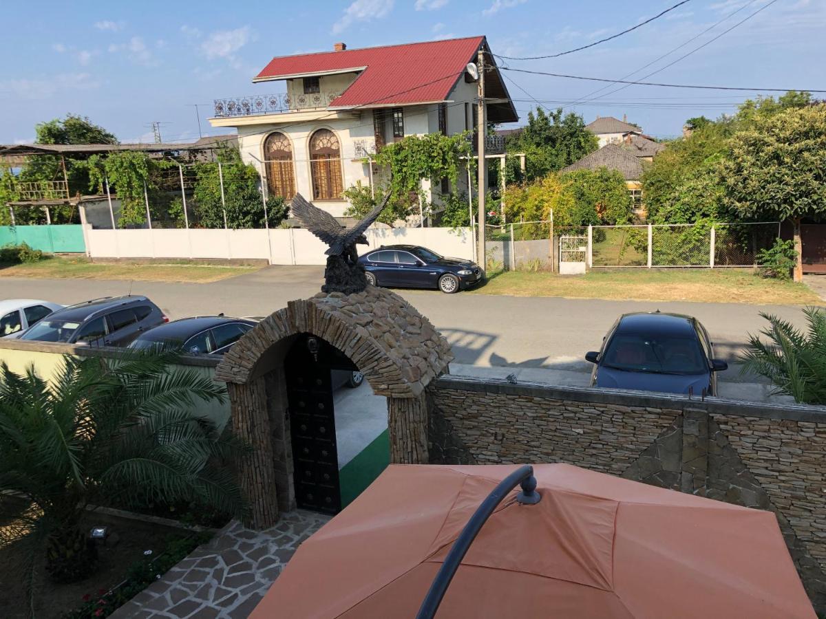 Гостевой Дом Siella Hotel Sukhumi Exterior foto