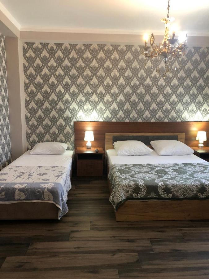 Гостевой Дом Siella Hotel Sukhumi Exterior foto
